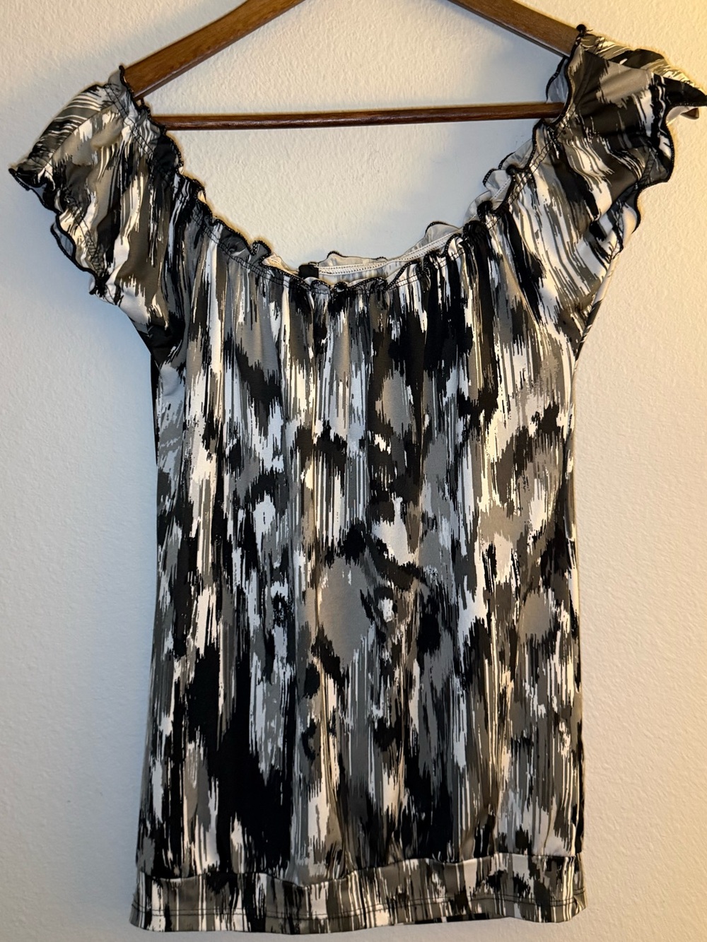 jason maxwell Black, White & Gray Off-Shoulder Printed Camisole